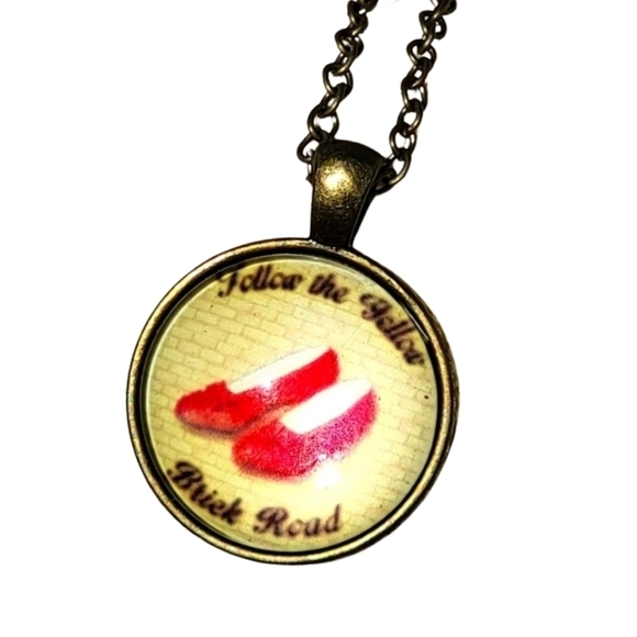 3/$20 Wizard of Oz Necklace Dorothys Red Slippers Cabochon Dome Pendant Jewelry - Picture 1 of 11